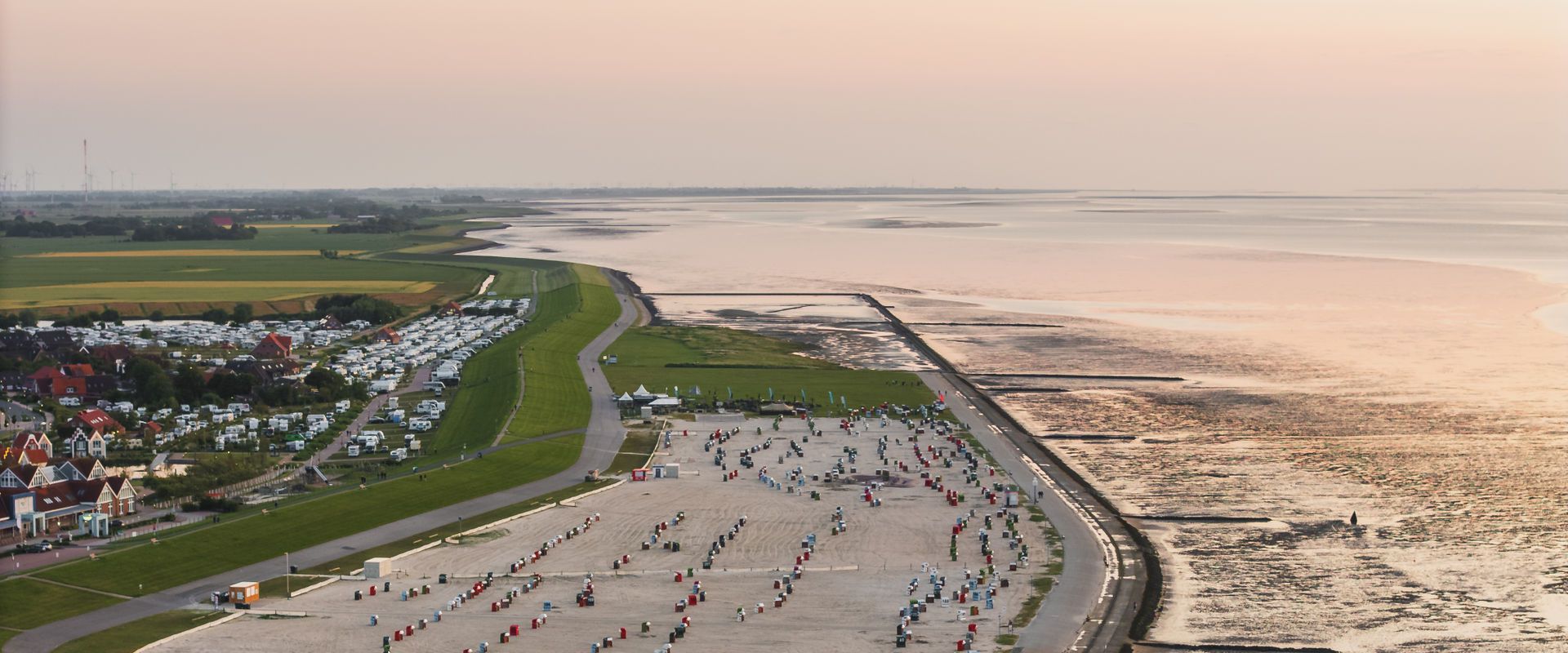 Nordsee-Camping Neuharlingersiel - Lage