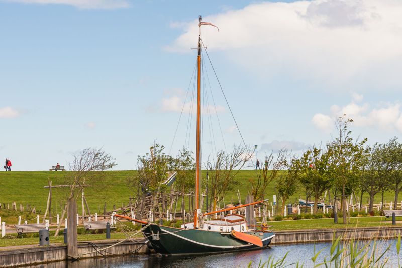 Plattbodenschiff Pandion - Kurpark Neuharlingersiel Plattbodenschiff Pandion - Kurpark Neuharlingersiel