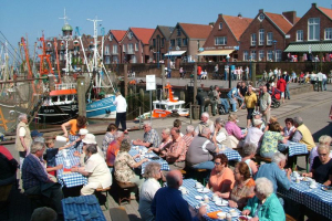 Kaffee-und-Kuchen-am-Kutterhafen